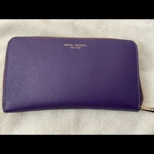 Henri Bendel wallet
